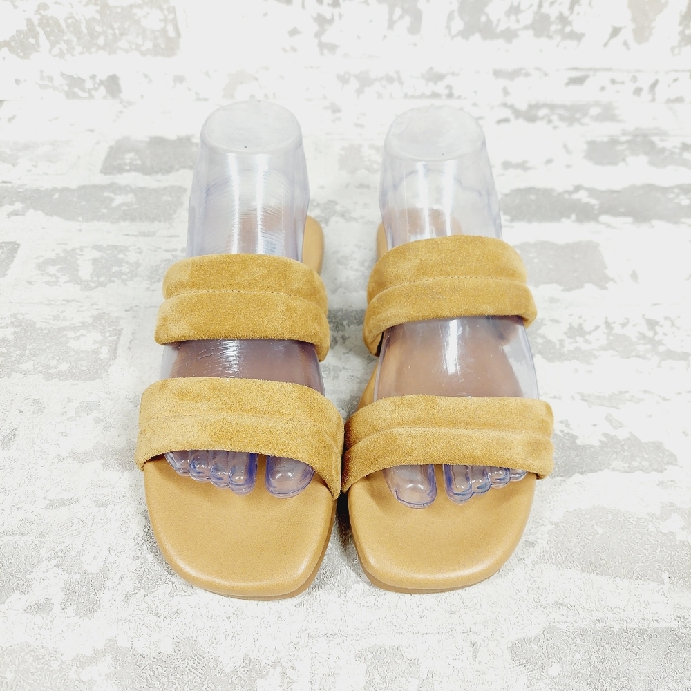 NEW Steve Madden Women's Wizen Tan Flat Sandals F533 - Picture 1 of 9